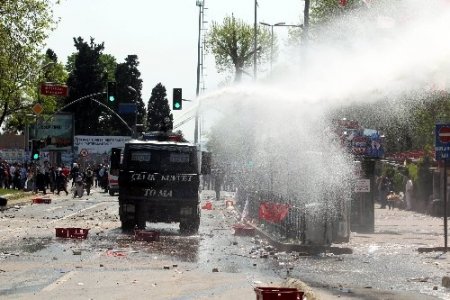 Olaylı 1 Mayıs'tan Cihan objektiflerine yansıyanlar