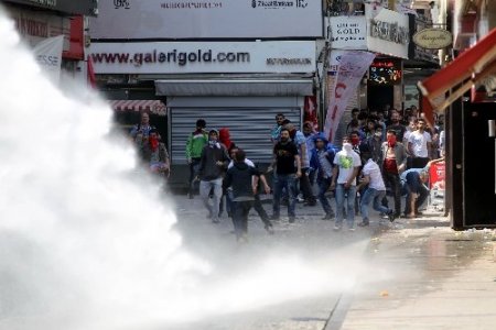 Olaylı 1 Mayıs'tan Cihan objektiflerine yansıyanlar