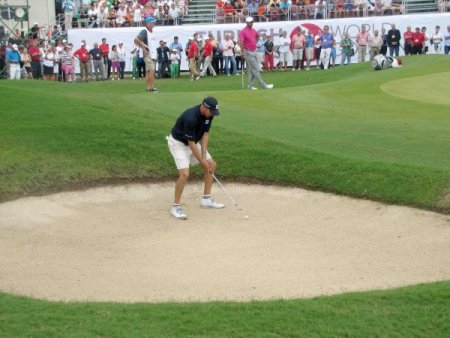 Olaylı başlayan Profesyonel Golf Turnuvası devam ediyor