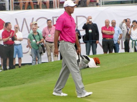 Olaylı başlayan Profesyonel Golf Turnuvası devam ediyor