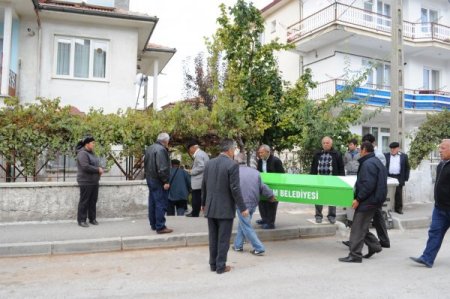 Öldüğü, bayramlaşmaya gelen kiracısı tarafından farkedildi