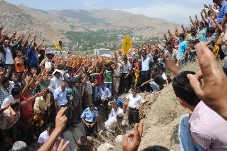 Öldürülen 4 Pkk'lının Cenazeleri Hakkari'de Toprağa Verildi