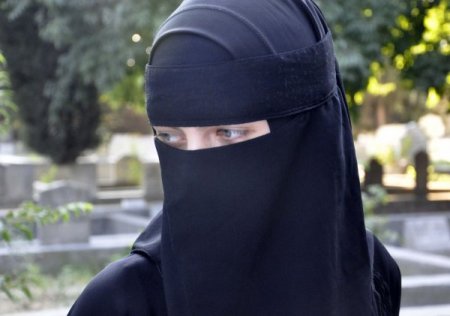 Öldürülen Çeçenlerden İkisi Toprağa Verildi