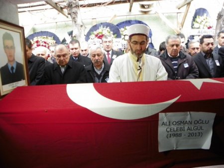 Öldürülen ceza infaz memuru toprağa verildi