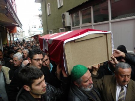 Öldürülen ceza infaz memuru toprağa verildi