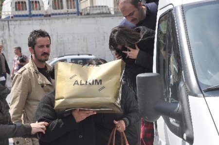 Öldürülen iki aylık gelinin babasından son isteği çilek olmuş