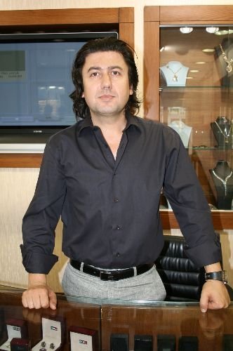 Öldürülen İşadamının Gebze'deki Dükkanları Kapalı