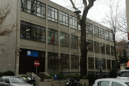 Öldürülen öğretmenin cesedi Adli Tıp'a gönderildi