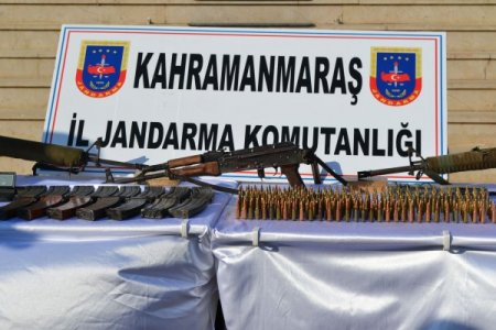 Öldürülen teröristlerin üzerin çıkan malzemeler