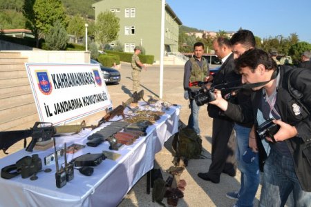 Öldürülen teröristlerin üzerin çıkan malzemeler