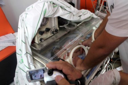 Ölen annenin karnından alınan bebek, tıp tarihine geçti