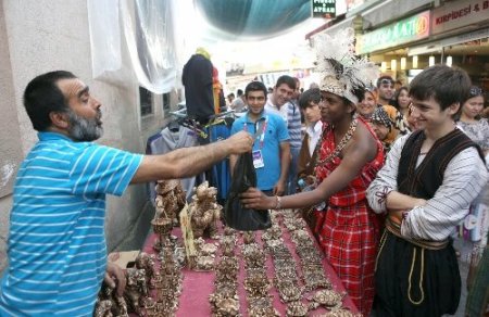 Olimpiyat çocukları, İzmir'in altını üstüne getirdi