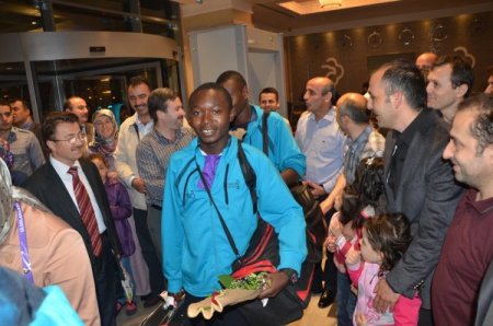 Olimpiyat Çocukları, Zonguldak’ta Çiçeklerle Karşılandı