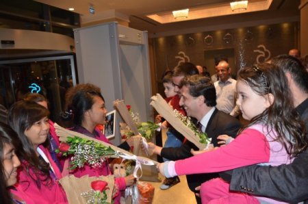 Olimpiyat Çocukları, Zonguldak’ta Çiçeklerle Karşılandı