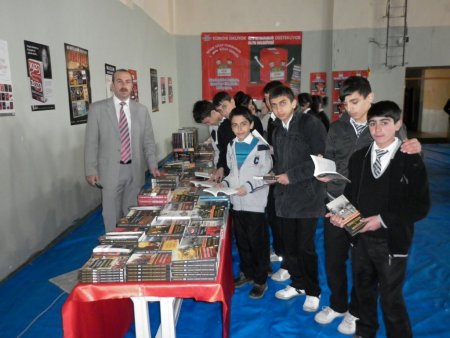 Oltu'da kitap şenliği