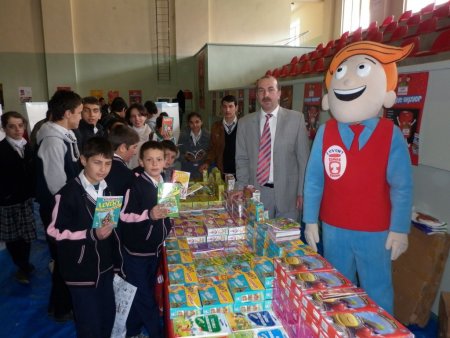 Oltu'da kitap şenliği