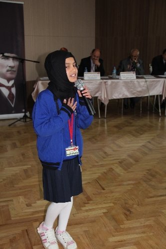 Oltulu minikler O'nu en güzel anlatmada yarıştı