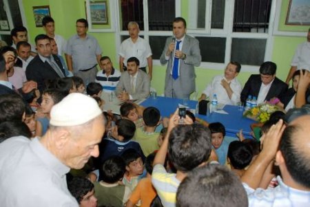 Ömer Çelik: Türkiye'de Genel Başkan Çok Ama Tek Lider Başbakan Erdoğan