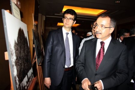 Ömer Dinçer Beyrut'ta Osmanlı Fotoğraf Sergisini Gezdi