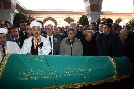 Ömer Lütfi Mete'yi Son Yolculuğunda Sevenleri Yalnız Bırakmadı