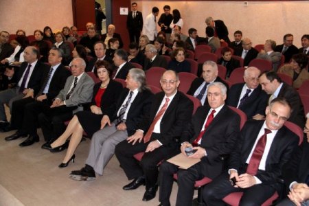 Omü Rektörü Akan: Hastalar, Hekimlerin Verdiği Reçeteleri Google’dan Sorguluyor