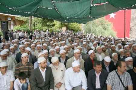 Onbinler Somuncu Baba Ve Hulusi Efendi'yi Andı