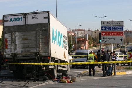 Önce çarptı, sonra geri gelip ezdi