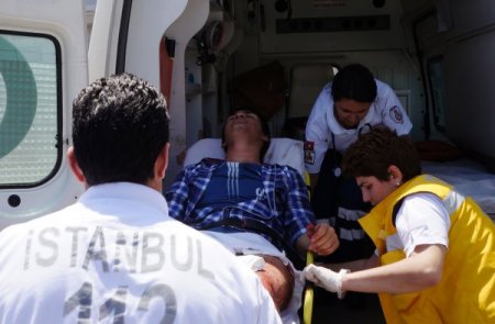 Önce Karne Aldı, Sonra Arkadaşını Bıçakladı