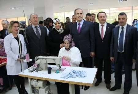 Önce kurs verip, sonra işe alacaklar