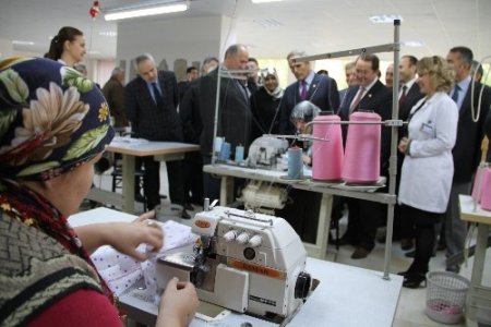 Önce kurs verip, sonra işe alacaklar