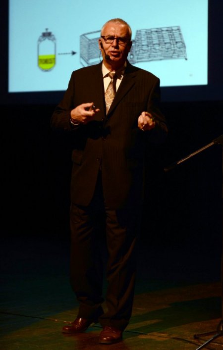 Önceden çöpe atılan göbek kordonları kök hücre için itinayla saklanıyor