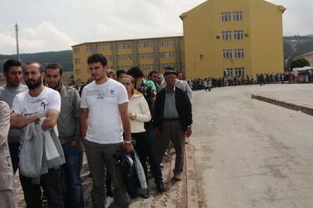 Önlisans mezunları KPSS'de ter döktü