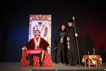 'O'nu Beklerken' Oyunu Seriklileri Duygulandırdı