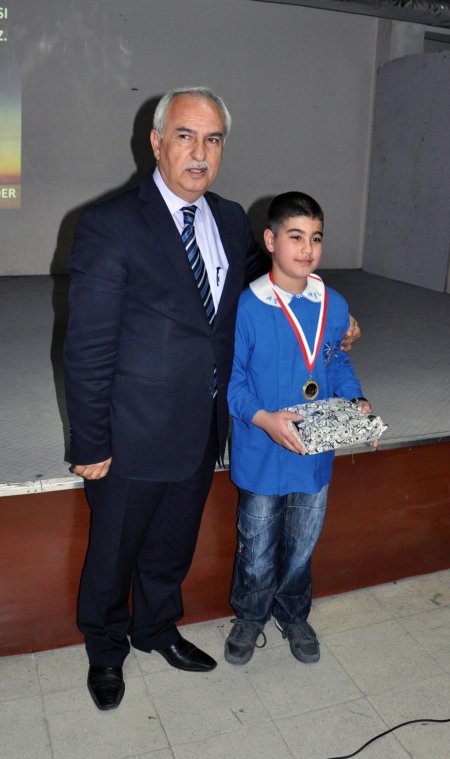 O'nu en iyi anlatan öğrenciye tablet bilgisayar