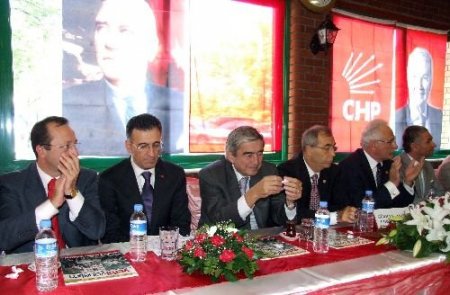 Onur Öymen: Başbakan Bizi De Yağmurda Yürütmek İstiyor, Yağmur Değil Dolu, Biz Yokuz