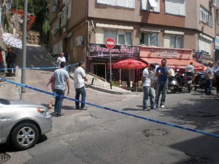Operatör İle Pizzacının 'toz' Kavgası Kanlı Bitti