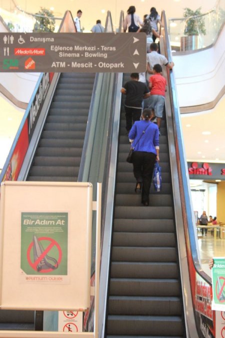 Optimum'un merdivenleri 15 dakika durdu