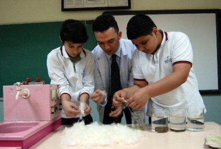 Ördeğin kaşınmasından ilham aldılar, tüyünden su geçirmez sunta yaptılar (Özel)