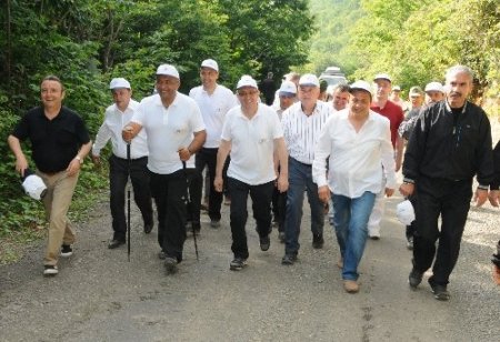 Ordu protokolünden çevre yürüyüşü