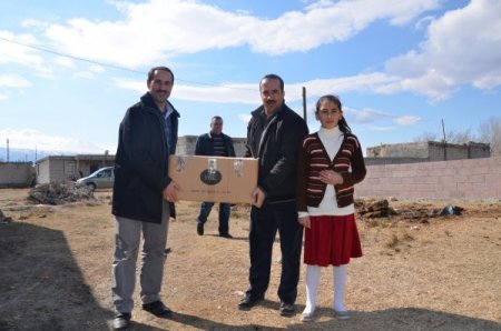 Ordu TÜMÇADER ve Kimse Yok mu Derneği'nden Iğdırlı 150 aileye yardım