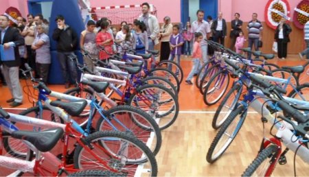 Ordu'da namaz kılan gençlere ödül yağdı