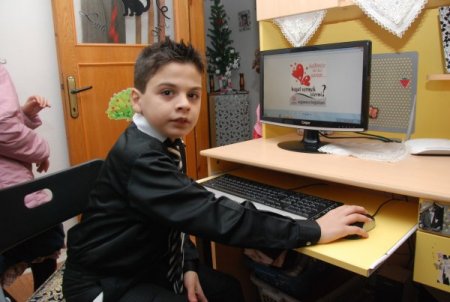 Organ bekleyen bir çocuk ölünce kampanya başlatıp 70 kişiden bağış sözü aldı