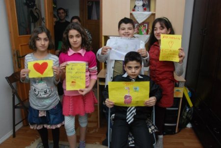 Organ bekleyen bir çocuk ölünce kampanya başlatıp 70 kişiden bağış sözü aldı