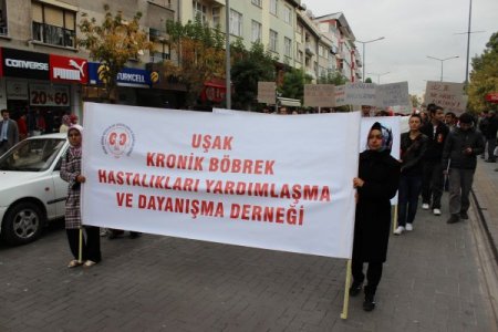 Organ nakline dikkat çekmek için mehter eşliğinde yürüdüler