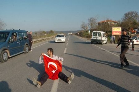 Organize Sanayiye Karşı Çıkan Köylüler Yol Kapattı