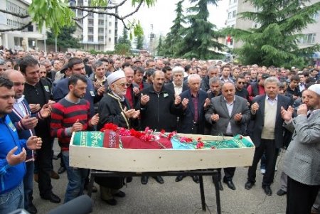 Organları bağışlanan genç, gözyaşları arasında toprağa verildi
