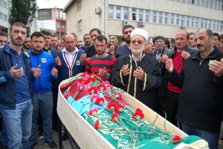 Organları bağışlanan genç, gözyaşları arasında toprağa verildi