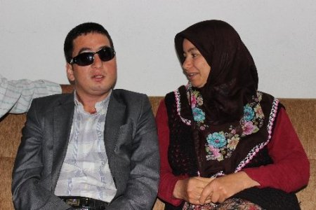 Organlarıyla iyileştikleri kişinin babaevinde buluştular