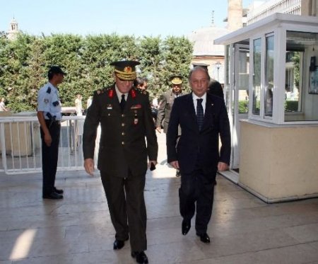 Orgeneral Kıvrıkoğlu, İzmir Emniyet Müdürü Yılmaz'ı Ziyaret Etti