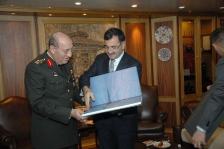Orgeneral Kıvrıkoğlu Üsküdar Belediyesi'ni Ziyaret Etti